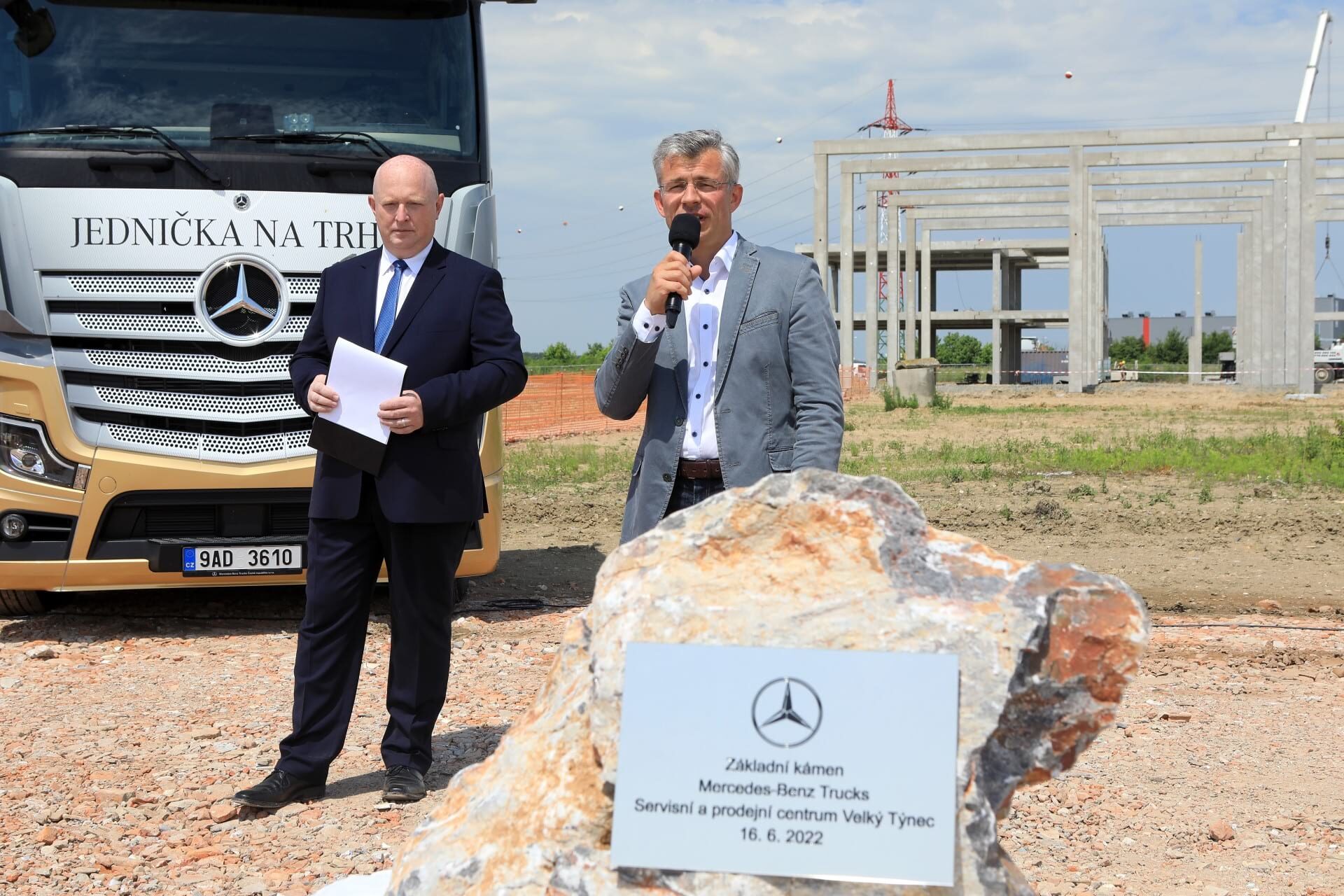 Mercedes-Benz Trucks Velký Týnec - slavnostní zahájení
